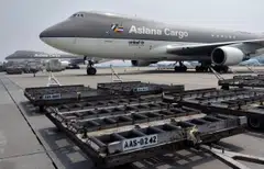 Korean Air, South Korea’s biggest carrier, is set to purchase nearly two-thirds of Asiana for about US$1.4 billion, but anti-trust authorities from the European Union stipulated that Asiana’s cargo business must be sold before they will give a full approval.