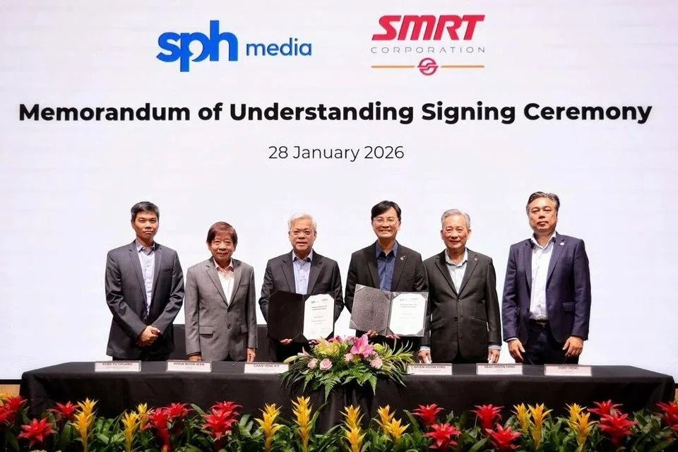 (From left) SPH Media deputy CEO Kuek Yu Chuang, SPH Media chairman Khaw Boon Wan, SPH Media CEO Chan Yeng Kit, SMRT group CEO Ngien Hoon Ping, SMRT chairman Seah Moon Ming and Stellar Lifestyle president Tony Heng at a signing ceremony for an agreement between SPH Media and Stellar Lifestyle on Jan 28.