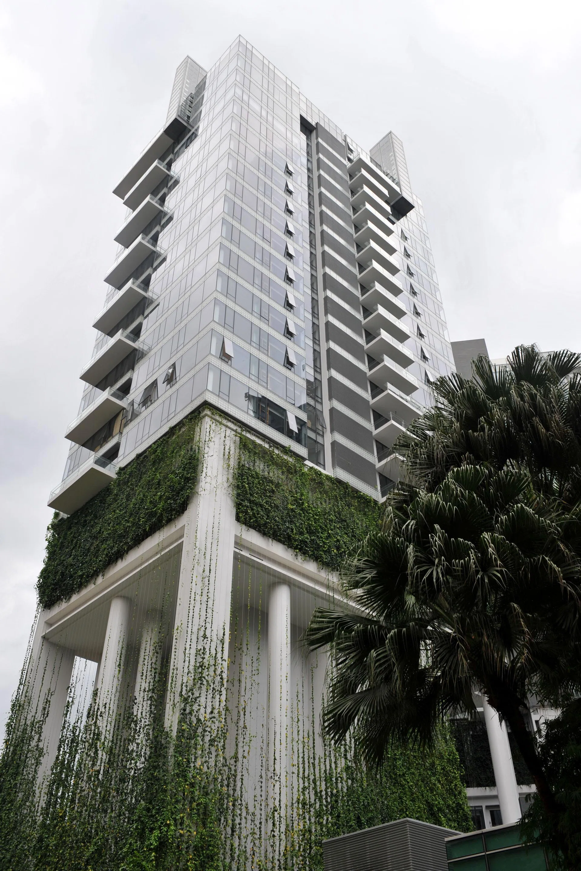 Share of loss-making deals in condo resales creeps up in Q4: report - The Business Times
