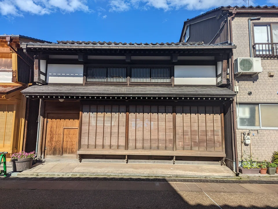 The exterior of Kuchiiwa soba restaurant.