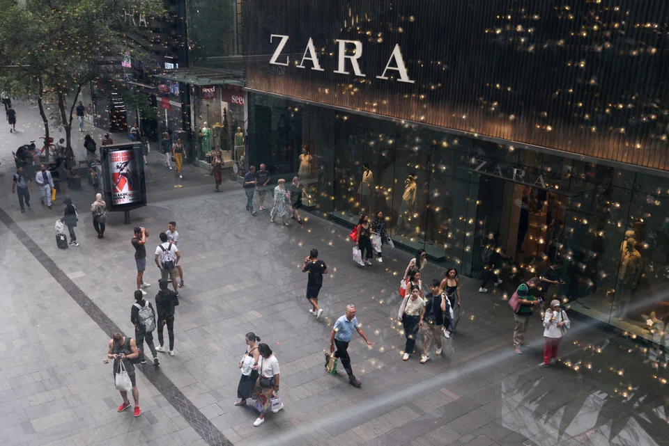 The Westpac-Melbourne Institute index of consumer sentiment slid 6.0 per cent in April from March, more than erasing the previous month’s 4 per cent gain. 