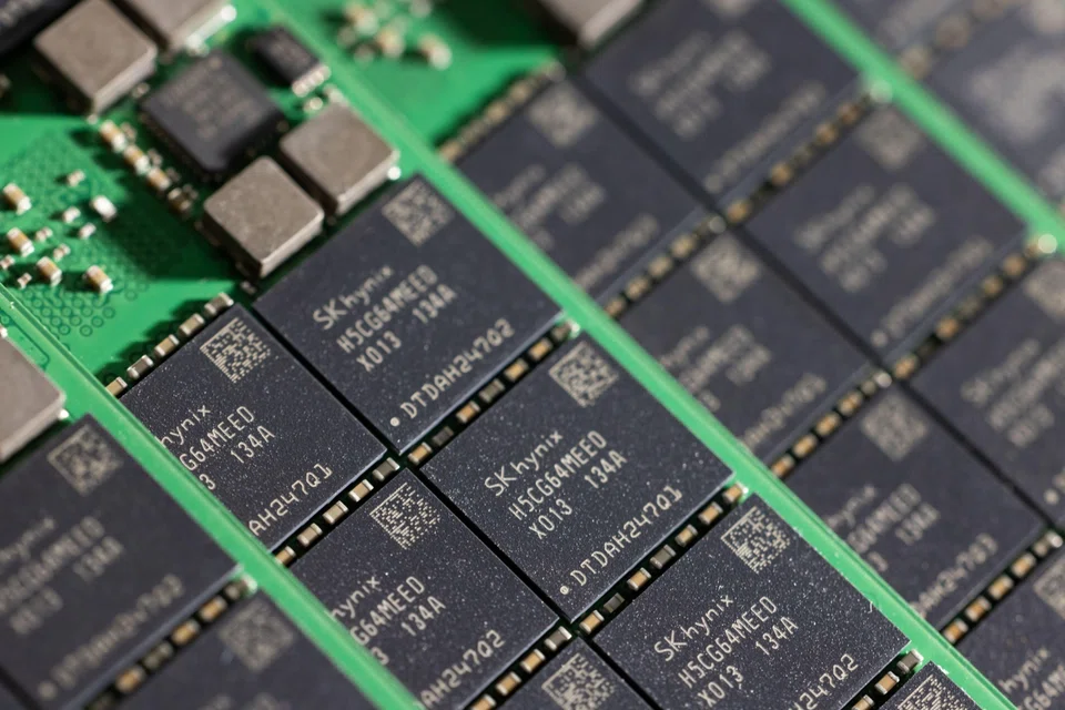 Rising competition from lower-end chips from Chinese rivals prompted South Korea’s Samsung and SK Hynix, which control around 70% of the global DRAM chip market, to accelerate moves to higher-end chips.