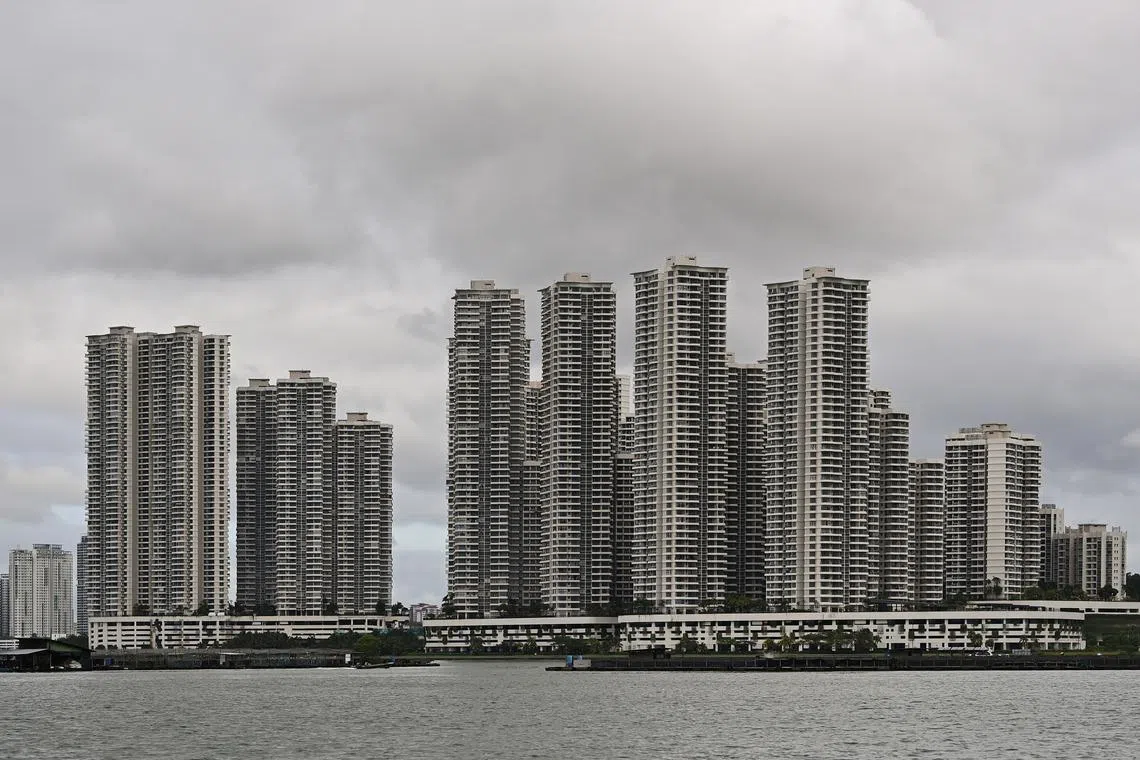 ST20220104-202253727772-Lim Yaohui-pixgeneric/

Generic photograph of residential units in Johor Bahru, Malaysia as viewed from Sungei Buloh Wetland Reserve on Jan 04, 2022. 

Can be used for stories on Malaysia, housing, property, money, income and population. 

(ST PHOTO: LIM YAOHUI)