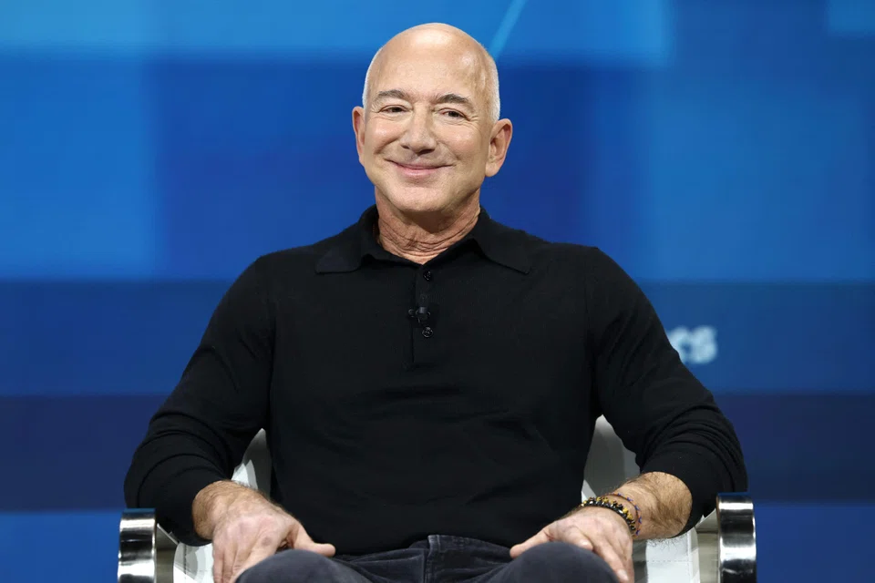 The roughly 0.74 hectare  next door to the properties Jeff Bezos bought in South Florida. is located at Indian Creek, a man-made barrier island that’s been dubbed “Billionaire Bunker”.