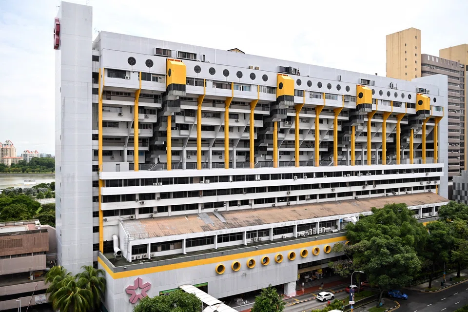 More than 80 per cent of Golden Mile Complex owners have a agreed to a collective sale at S$700 million, which is lower than its original S$800 million reserve price.