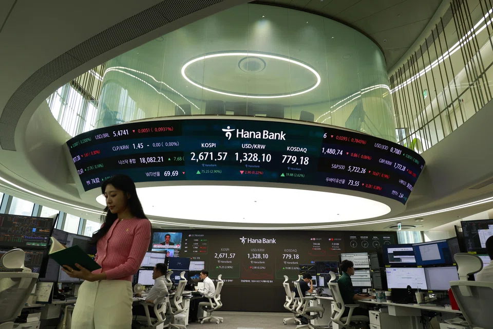 Sydney, Seoul, Singapore, Taipei, Wellington, and Manila stocks were all in the red on Tuesday.