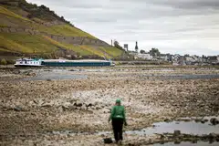 The notes will be issued at an issue price of 100 per cent their principal amount, and will bear interest at the rate of 4.2 per cent per annum.