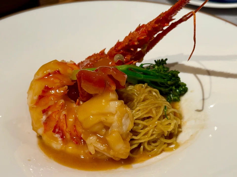 Braised lobster noodles.