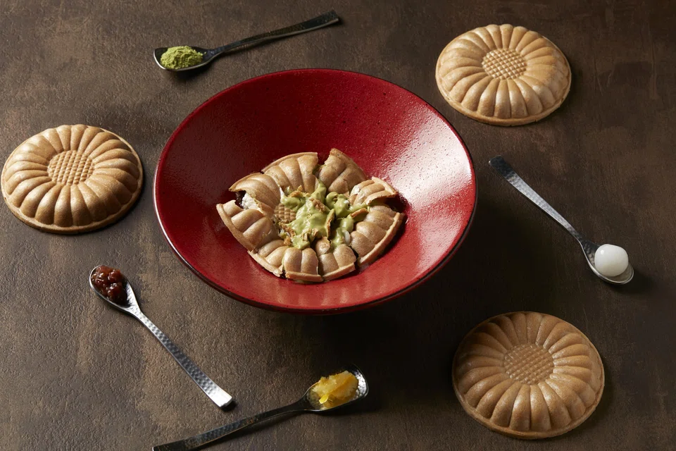 Crispy monaka wafer hides an anmitsu filling.