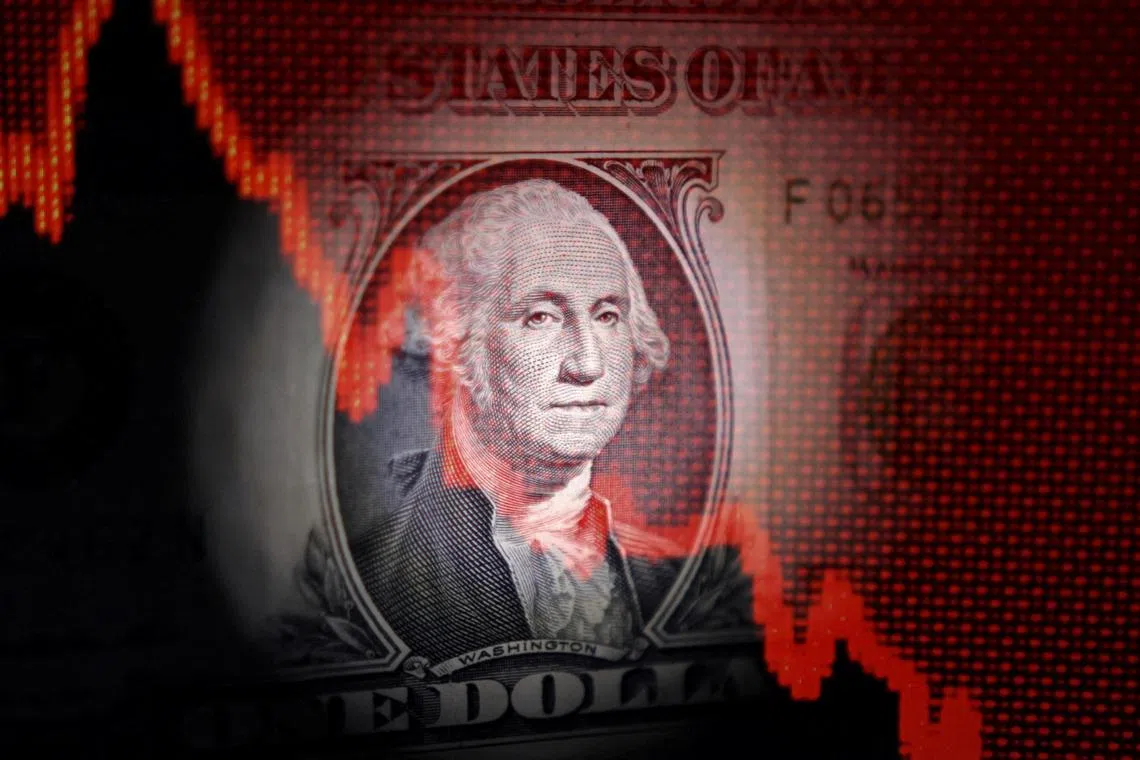 A trend of 'de-dollarisation' has taken hold in global markets as the greenback loses its charm among Asean investors and corporates.