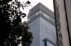 Revenue for the full year rises to S$2.8 billion, driven by higher contributions from fee income-related business. 