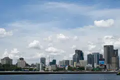 Qualifying projects will automatically receive Johor’s super-lane facilitation, says Minister Tengku Zafrul Aziz. He adds that this ensures coordinated priority handling across state and federal agencies under a single facilitation channel. 