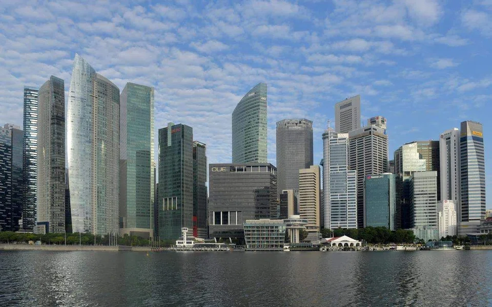 Even as the suburbs improve, the CBD and districts 9, 10, 11 should continue to enjoy price premiums for offices and homes respectively. 