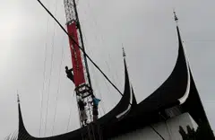 While various options are being discussed, I Squared may primarily be interested in EdgePoint’s assets in Malaysia and the Philippines.