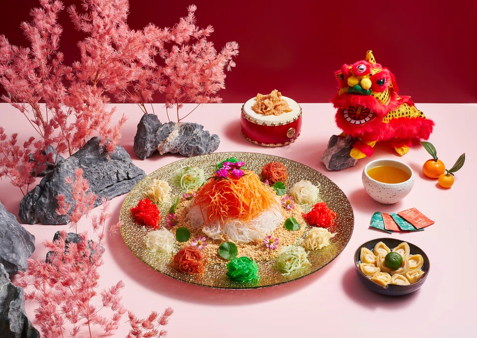 Peach Blossoms’ Yu Sheng Fortune Abalone