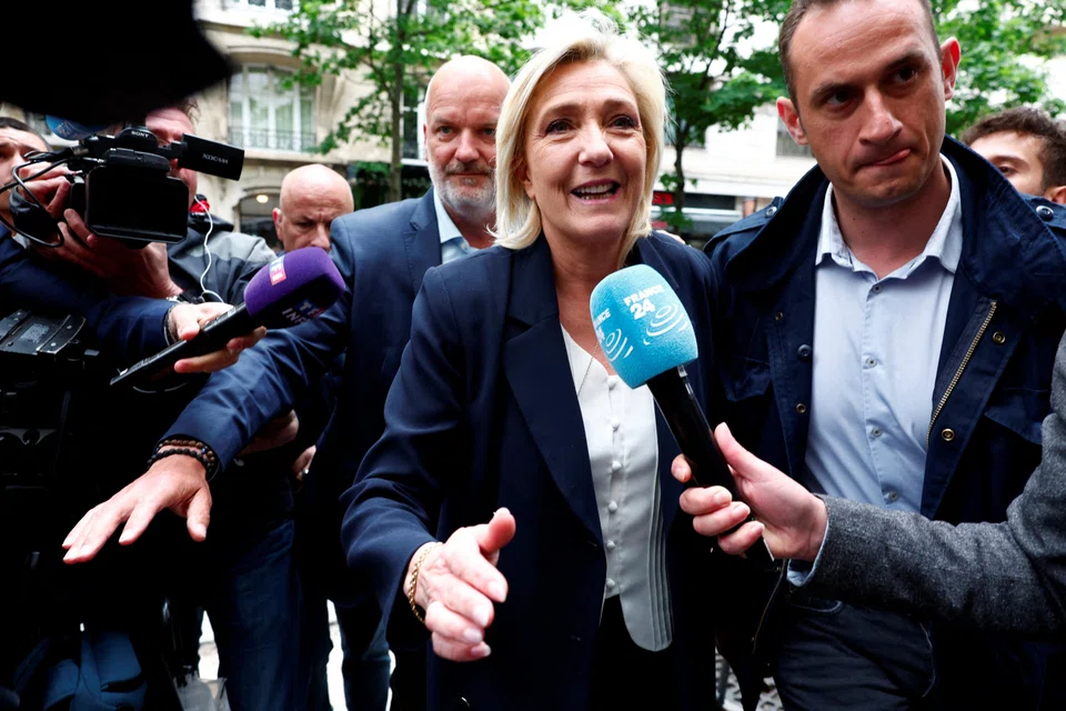 Marine Le Pen, president of the French far-right National Rally, is a commited opponent of wind energy. She vows a moratorium on new construction and the gradual dismantling of existing parks – plans incompatible with France’s climate commitments.