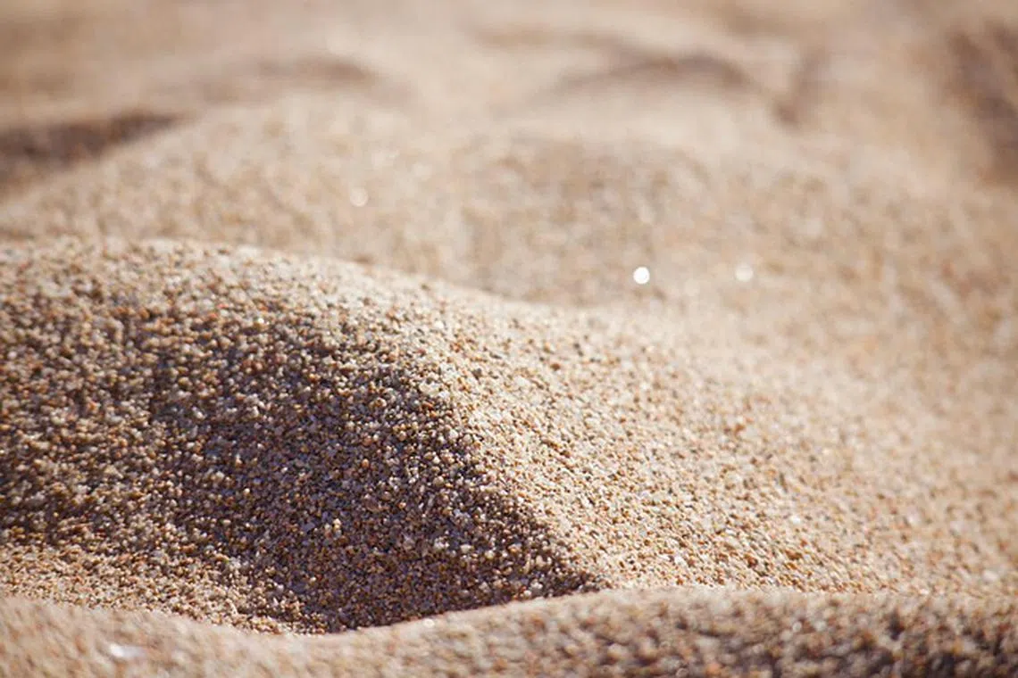 Sea sand is mainly used for concrete production, land reclamation and beach nourishment.