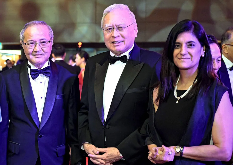 From left: Willie Cheng, past chairman, Singapore Institute of Directors; Kwa Chong Seng, chairman, 5-Hour  International Corporation; and Malini Vaidya, senior adviser, Spencer Stuart.