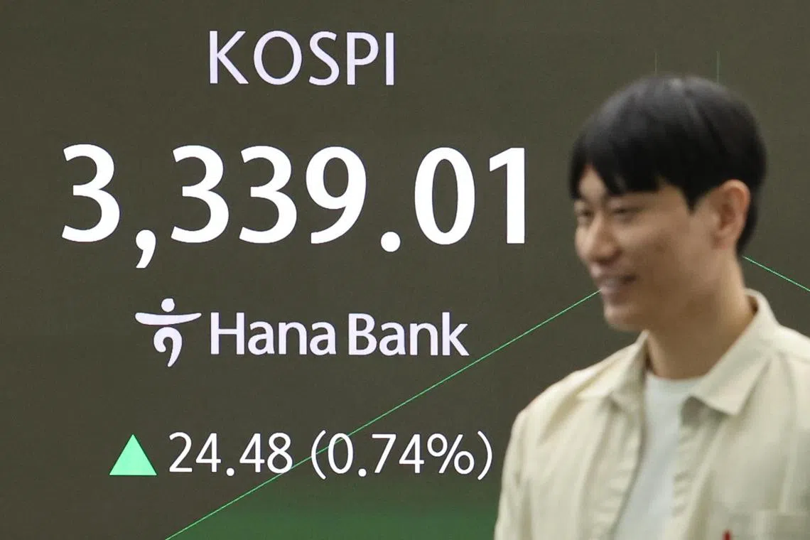 The benchmark Korea Composite Stock Price Index (Kospi) soared more than 24 points to an intraday high of 3,339.01 during morning trading in Seoul on Sep 11.