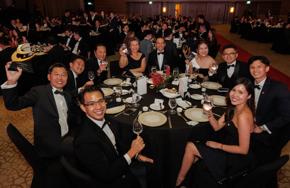 Clockwise from front left: Tim Tee, executive director, serial entrepreneur segment, OCBC; Ben Teng, MD, Vector Green; Fred Tai, business development manager, Vector Green; Jody Dharmawan (husband of Jlynn Chen); Jlynn Chen, founder & CEO, The Powder Shampoo; Eric Ong, head of middle markets & services, head of SME embedded finance, OCBC; Shyan Phang, CEO, Sun Bus Tech; Peter Phang, general manager, Sun Bus Tech; Dexin Fu, relationship manager, serial entrepreneur segment, OCBC; Hor Kar Yan, relationship  manager, serial entrepreneur segment, OCBC.