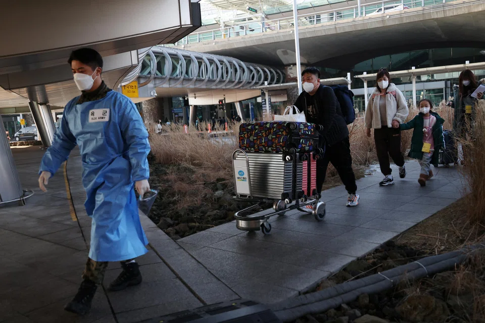 South Korea has suspended issuing short-term visas to Chinese visitors since early January, after China abruptly ended its stringent “zero-Covid” policy, leading to a wave of infections. 