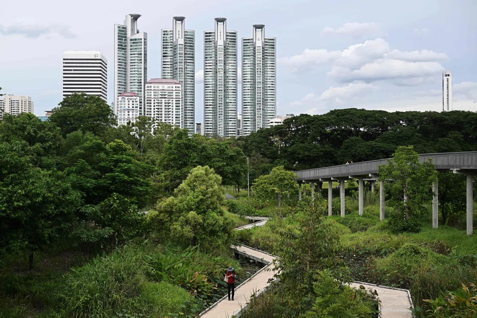 While there has been a decline in demand for residences among Thai buyers, foreign purchases of condominiums in Bangkok have been growing.