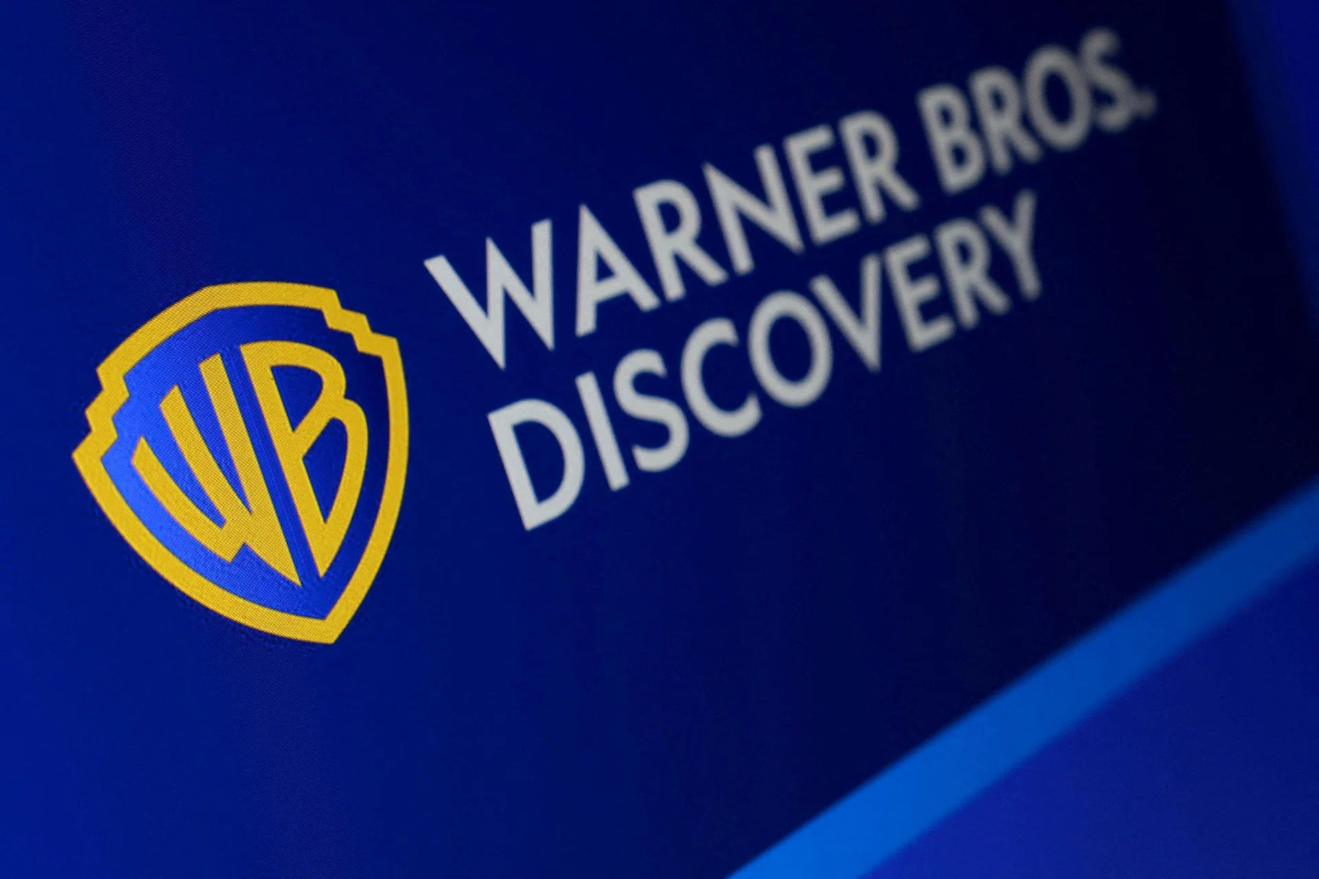 Warner Bros weighs reopening sale negotiations with Paramount