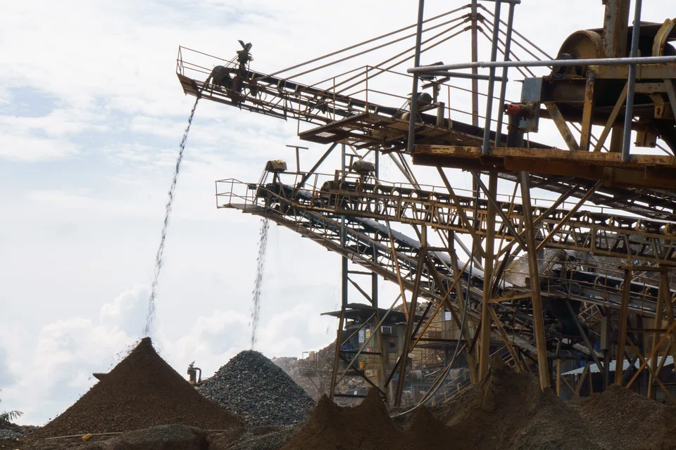 Fortress Minerals produces high grade iron ore mined from its Bukit Besi mine and Cermat Aman mine in Malaysia.