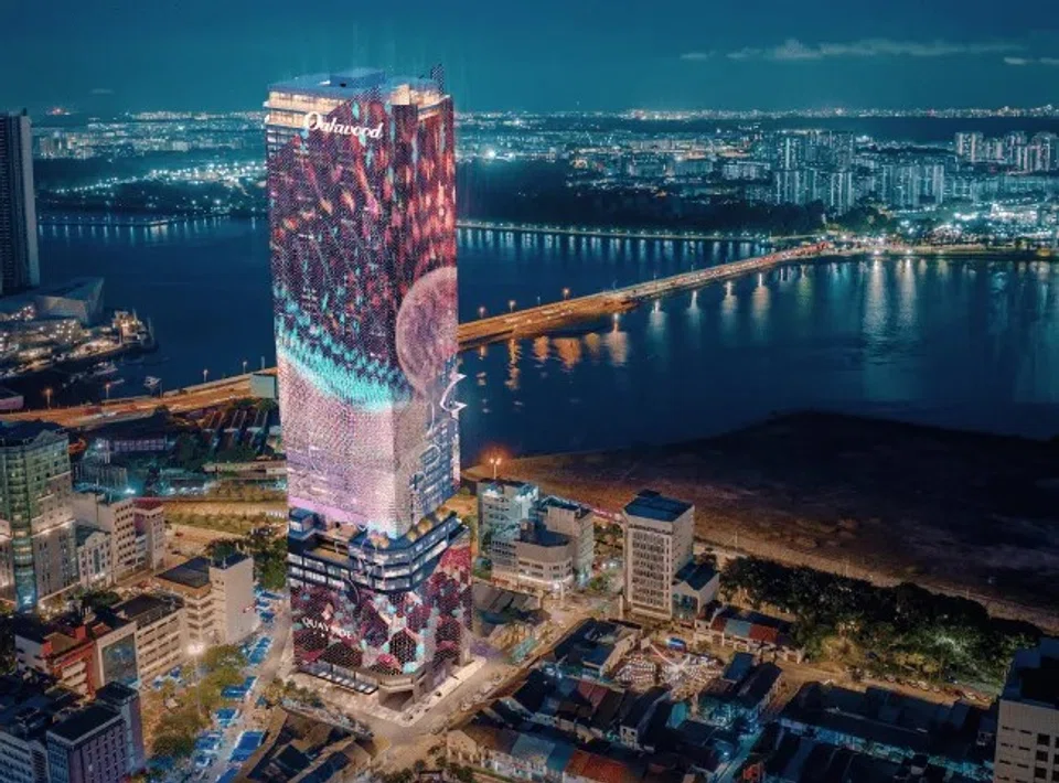 Quayside JBCC's 195 m tower includes 482 serviced suites, 24 commercial retail units and 200 hotel suites. 