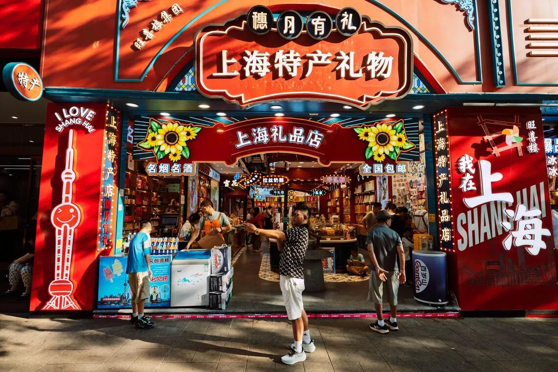 The Chinese economy is forecast to have grown 1.0 per cent in the fourth quarter, compared with 1.1 per cent in July-September.