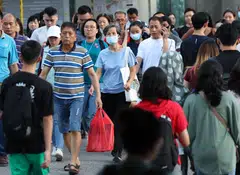 Total employment – excluding migrant domestic workers – rises by 4,900 in Q1, lower than the 7,500 recorded in Q4 2023.