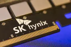 SK Hynix, the world’s second-biggest memory chipmaker, reported a 7 trillion won (S$6.7 billion) operating profit for the July-September quarter versus a 1.8 trillion won loss a year earlier.