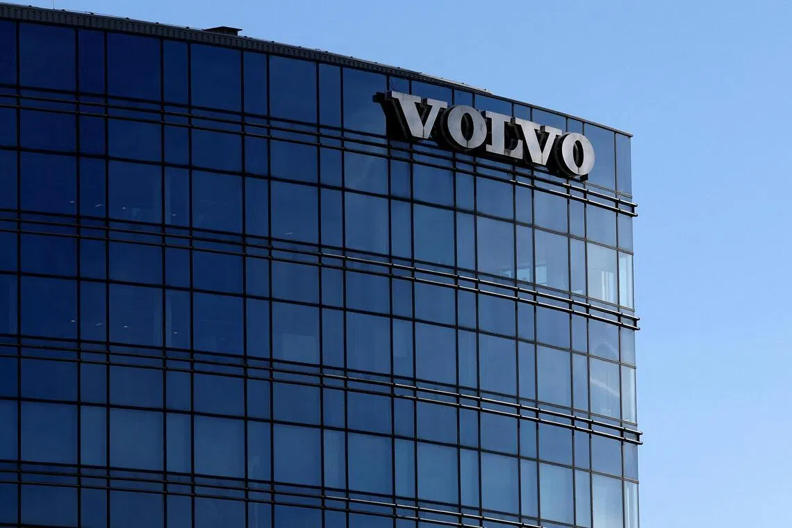 External factors such as such as the EU-US import tariffs and the negative currency effect of a stronger Swedish krona have affected  Volvo's performance.