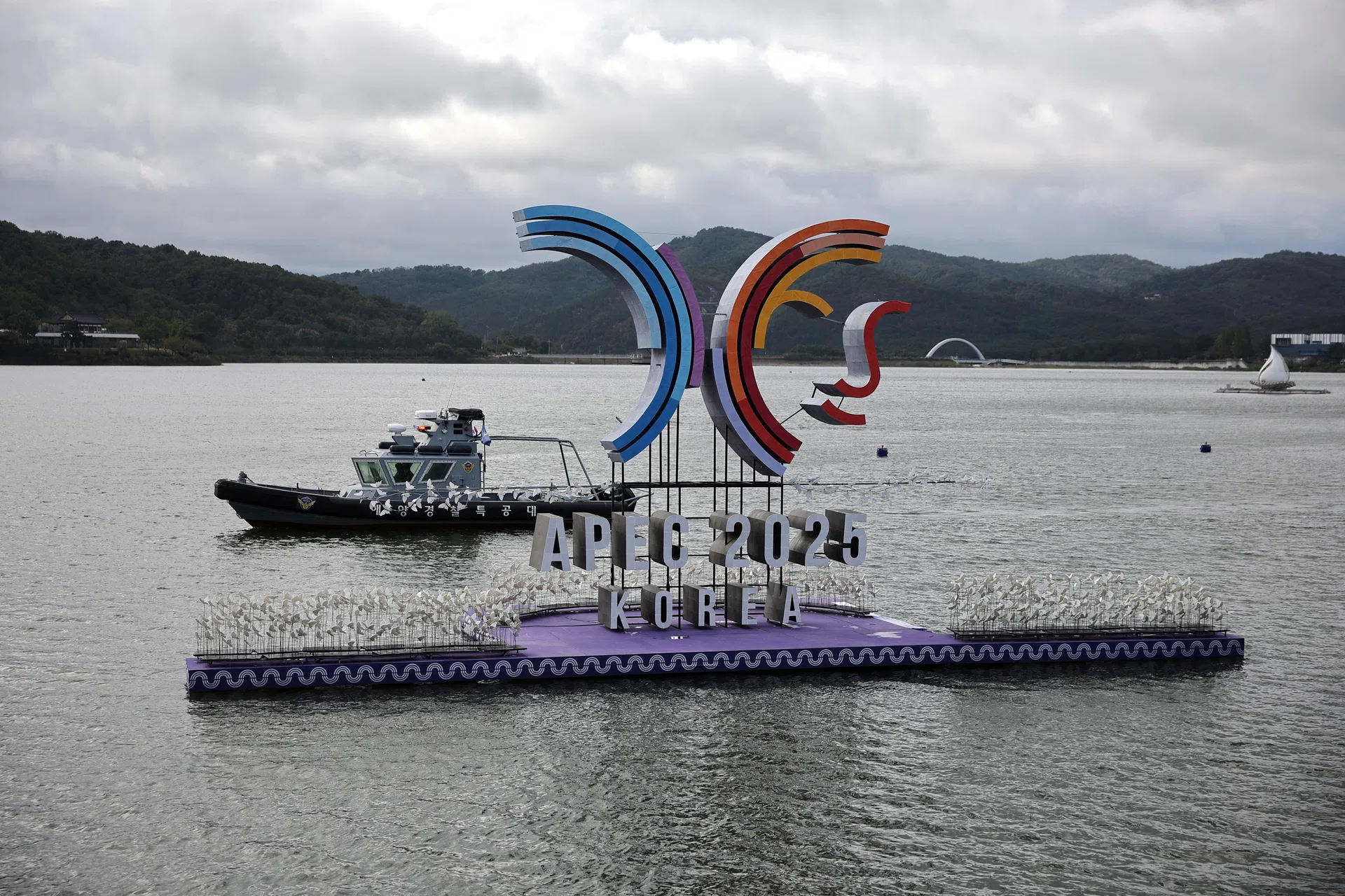 Cruise ships show South Korea’s struggle to host global leaders at Apec