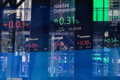 Nate Silver pits tech-savvy, data-driven risk-takers against formal knowledge holders, showing how the former easily trumps the latter in terms of wealth and innovation.  