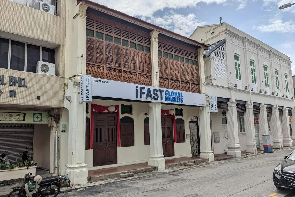 CGS-CIMB’s downgrade in the outlook for iFast (above) comes after the wealth management platform posted an 82 per cent fall in net profit for its fourth quarter ended Dec 31, 2022. 