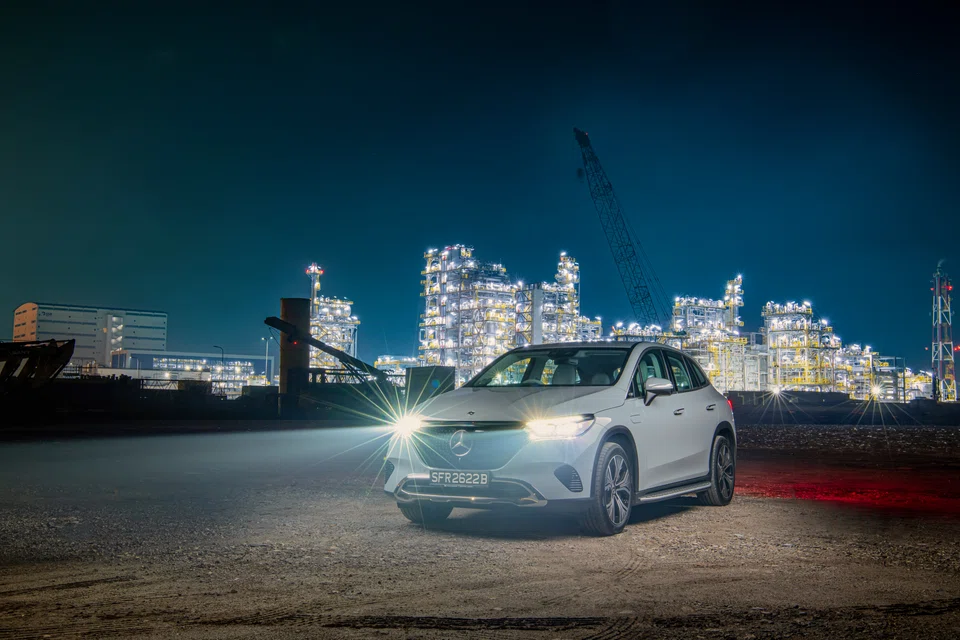 Despite the immediate way the EQE SUV accelerates, there’s a softness to everything, as if a pliant layer of rubber insulates the driver from the car. 