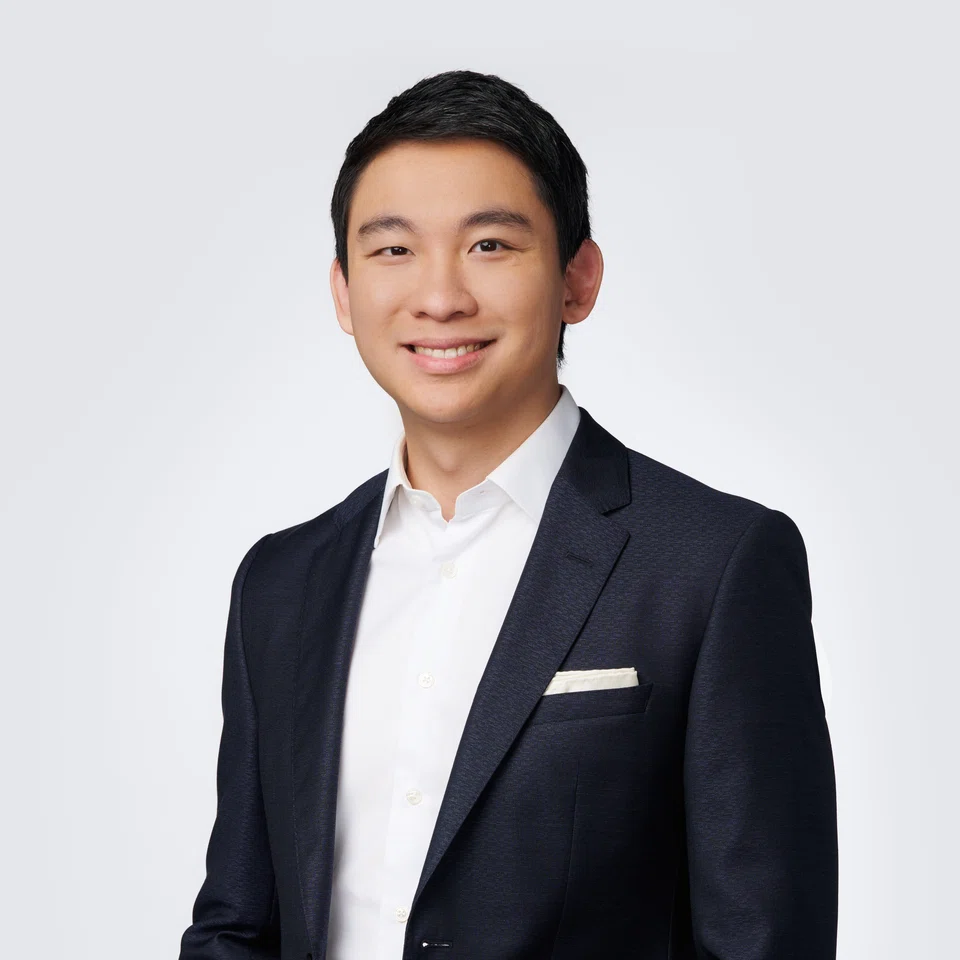 Koh Xue, son of Koh Boon Hwee and investment head at his father's family office, Black Kite Capital, joins Wavemaker Growth as a founding partner.