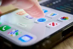 Apple says it is actively looking at revamping the Safari Web browser on iPhones and other devices so that instead of offering Google by default, they’ll potentially show other AI tools. 