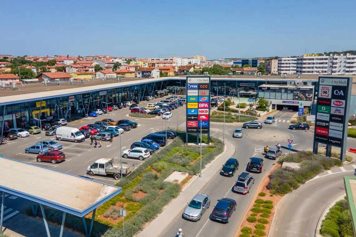 Grocery retail park in Croatia. Retail warehousing assets offer an inflation-adjusted yield and stable growth.