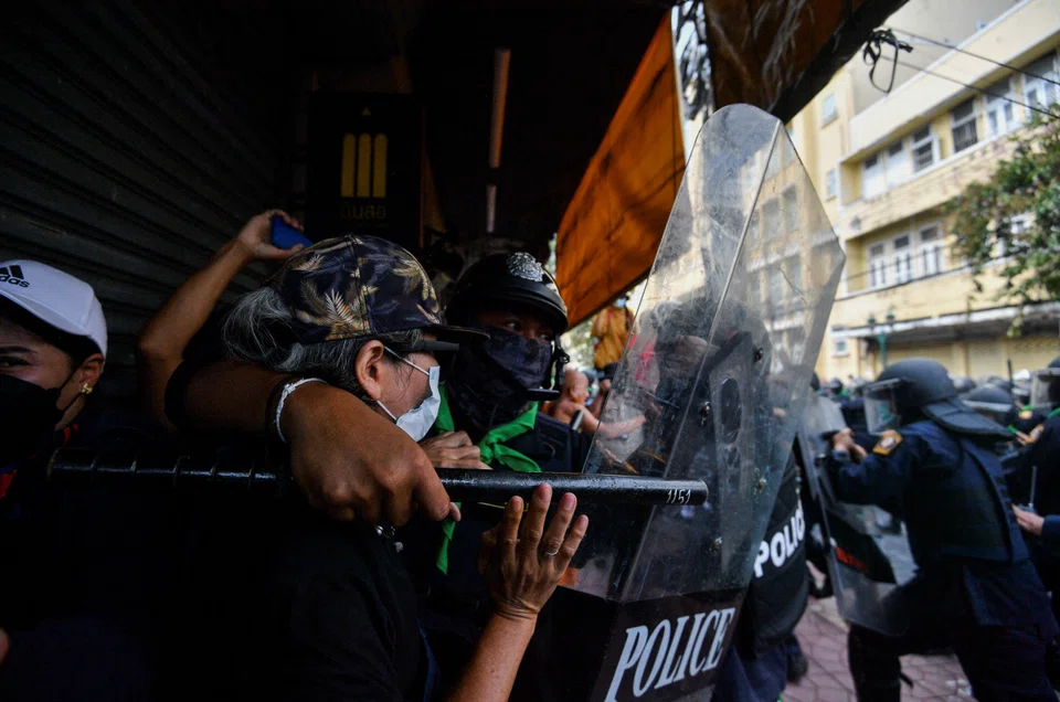 Thai police arrested at least 10 protestors who were among 350 demonstrators opposed to the Apec summit and Thai Prime Minister Prayuth Chan-ocha.