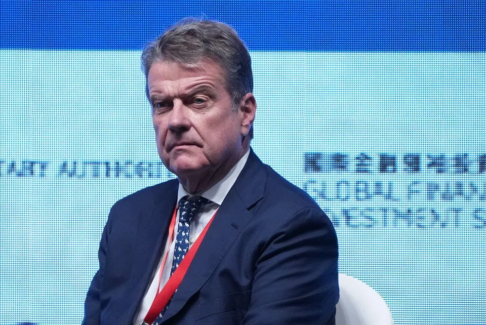 UBS Group chairman Colm Kelleher starkly cautioned against risks in the US insurance industry, citing weak and complex regulation as private financing booms. 