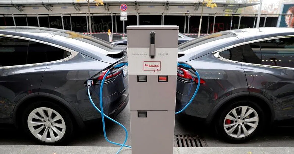 Global electric vehicle sales up 109% in 2021 with half sold in China ...