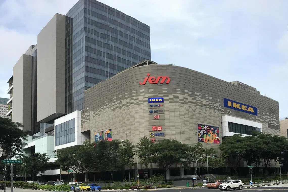 The divestment of the Jem office component is expected to be completed by Nov 12. About S$8.9 million in gains from this disposal will be available for distribution to unitholders. 