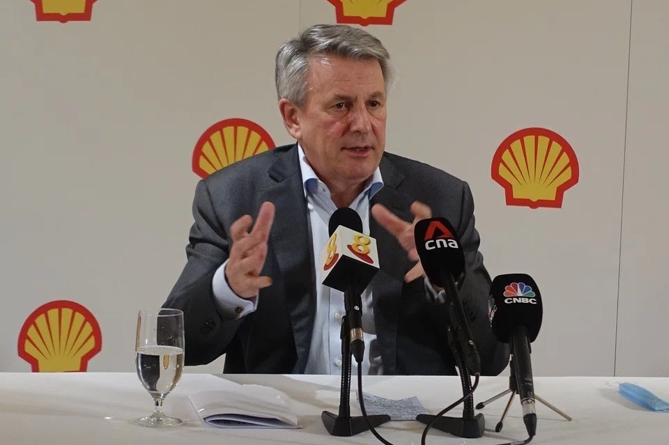 Shell’s chief executive Ben van Beurden said while that tapering of O&G investments is exactly on track, the investments in renewables have yet to pick up pace. 
