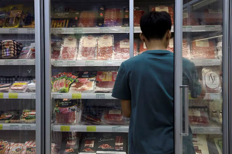 The investigation will focus on pork intended for human consumption, such as fresh, cold and frozen whole cuts, as well as pig intestines, bladders and stomachs.