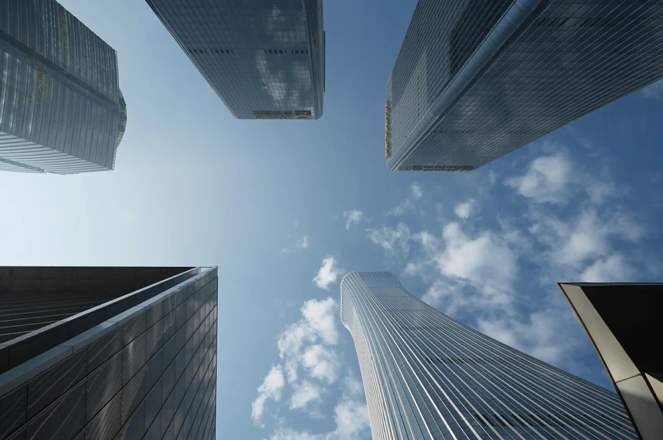 Global banks have struggled to expand in mainland China years after the nation opened its financial market to full ownership for foreign institutions. 