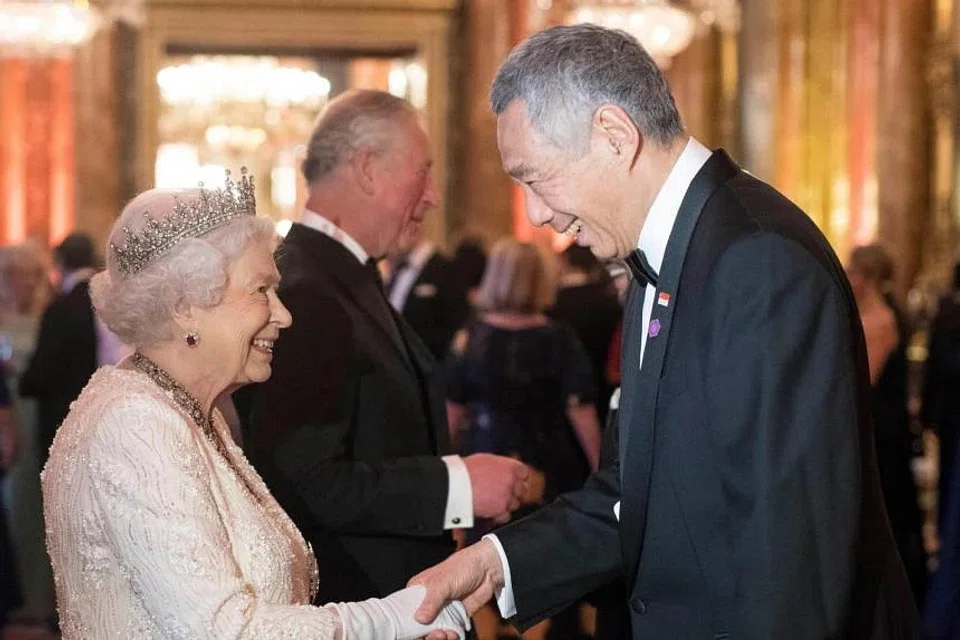 PM Lee with the Queen during the Commonwealth Heads of Government Meeting in London in 2018. 