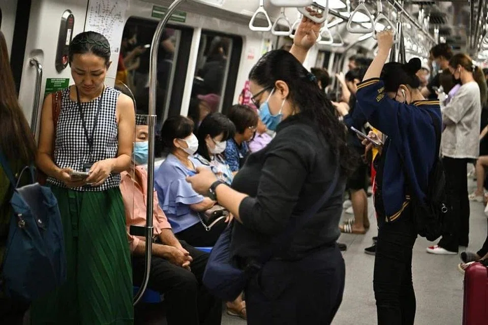 There are now multiple variants circulating – XBB, XBB.1.5, XBB.1.9, XBB.1.16, XBB.2.3, BN.1, CH.1.1 – without a clear dominant strain.