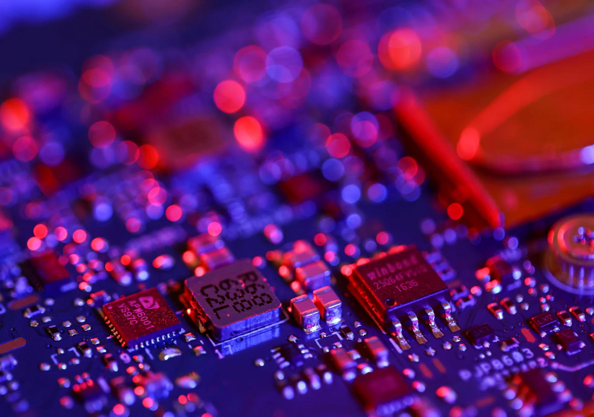 AI-fuelled electronics to keep Singapore exports resilient, but growth becoming increasingly concentrated